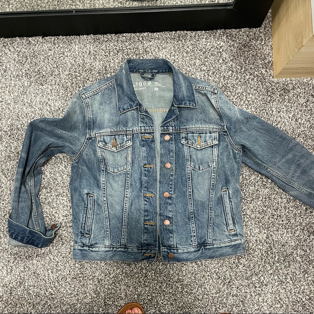 Gap jean jacket. Only worn a few times.
